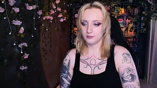 Snapshot of AsheLucker chatting on July 9, 2026, 6:06 am AsheLucker online show from July 9, 2026, 6:06 am