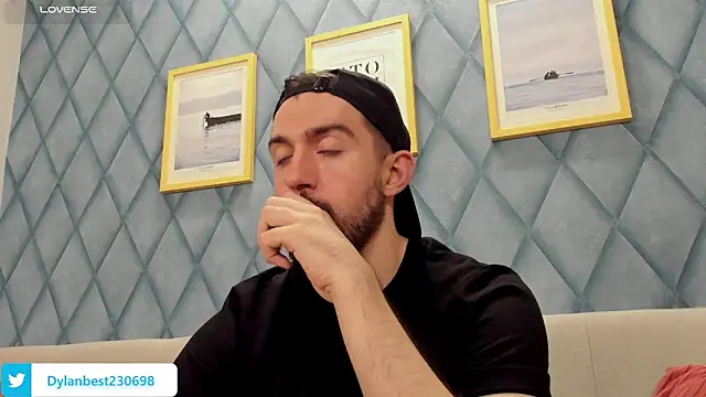 Snapshot of Dylan_Best chatting on July 4, 2026, 1:23 am Dylan Best online show from July 4, 2026, 1:23 am