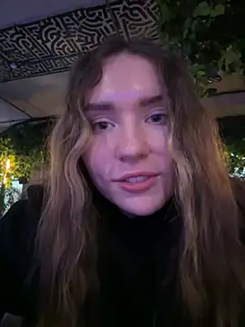 Snapshot of AprilinAlba chatting on January 13, 2025, 2:28 am AprilinAlba online show from January 13, 2025, 2:28 am