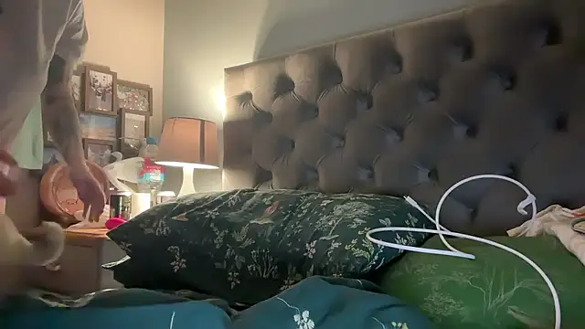 short sweetpea online show from January 13, 2026, 9:25 am