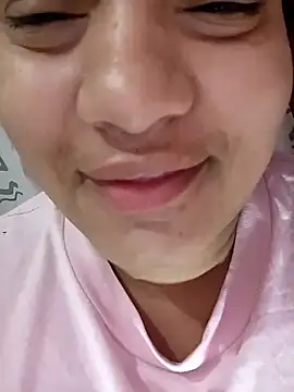 Hilarybunnyy online show from January 11, 2026, 2:11 pm