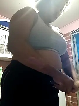 Hilarybunnyy online show from February 24, 2026, 11:58 pm