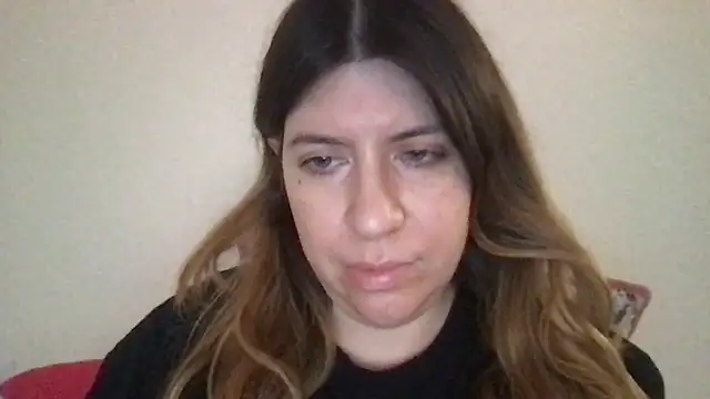 Snapshot of HYPHYtype chatting on February 1, 2025, 11:06 pm HYPHYtype online show from February 1, 2025, 11:06 pm