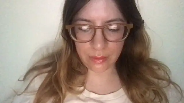 Snapshot of HYPHYtype chatting on February 7, 2025, 3:41 pm HYPHYtype online show from February 7, 2025, 3:41 pm