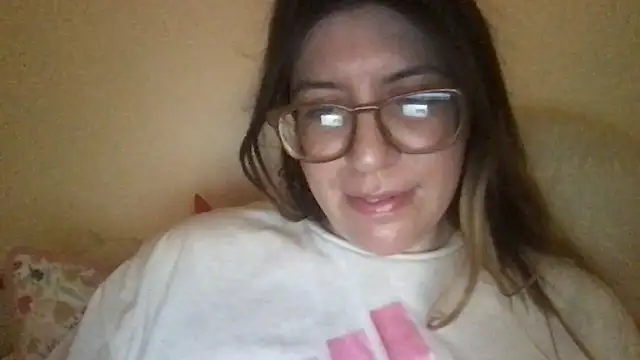 Snapshot of HYPHYtype chatting on February 9, 2025, 10:20 am HYPHYtype online show from February 9, 2025, 10:20 am