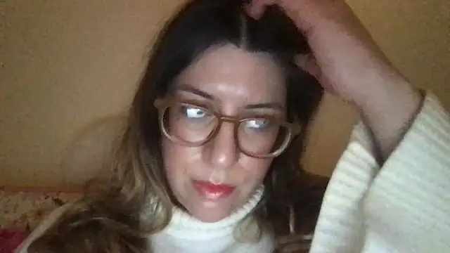 Snapshot of HYPHYtype chatting on February 13, 2025, 1:29 am HYPHYtype online show from February 13, 2025, 1:29 am