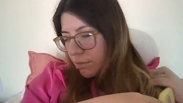 Snapshot of HYPHYtype chatting on February 14, 2025, 10:36 pm HYPHYtype online show from February 14, 2025, 10:36 pm