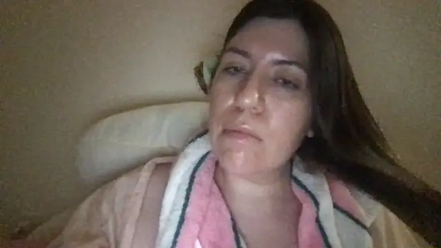 Snapshot of HYPHYtype chatting on February 19, 2025, 5:27 am HYPHYtype online show from February 19, 2025, 5:27 am