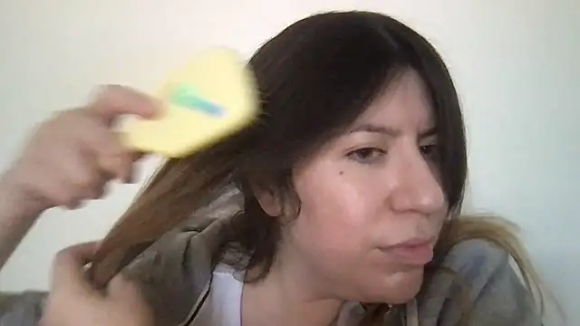 Snapshot of HYPHYtype chatting on February 20, 2025, 9:20 pm HYPHYtype online show from February 20, 2025, 9:20 pm