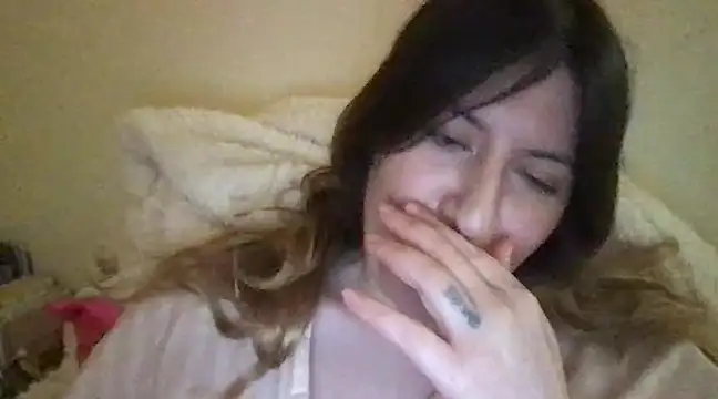 Snapshot of HYPHYtype chatting on February 24, 2025, 4:38 am HYPHYtype online show from February 24, 2025, 4:38 am