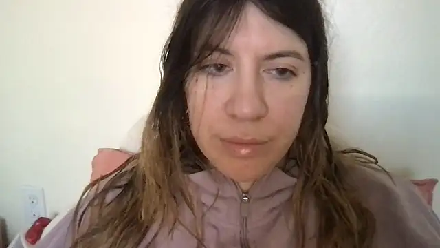 Snapshot of HYPHYtype chatting on February 26, 2025, 5:50 pm HYPHYtype online show from February 26, 2025, 5:50 pm