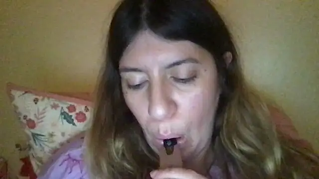 Snapshot of HYPHYtype chatting on March 1, 2025, 2:04 am HYPHYtype online show from March 1, 2025, 2:04 am