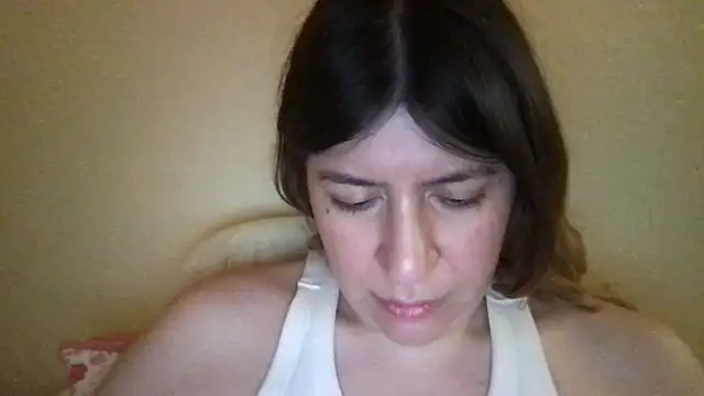 Snapshot of HYPHYtype chatting on March 9, 2025, 4:05 am HYPHYtype online show from March 9, 2025, 4:05 am