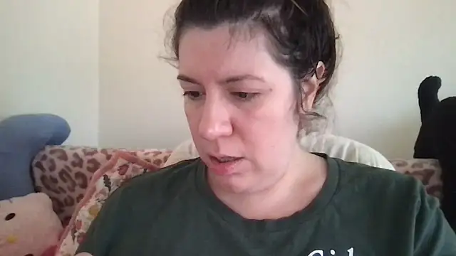 Snapshot of HYPHYtype chatting on October 8, 2025, 5:54 pm HYPHYtype online show from October 8, 2025, 5:54 pm