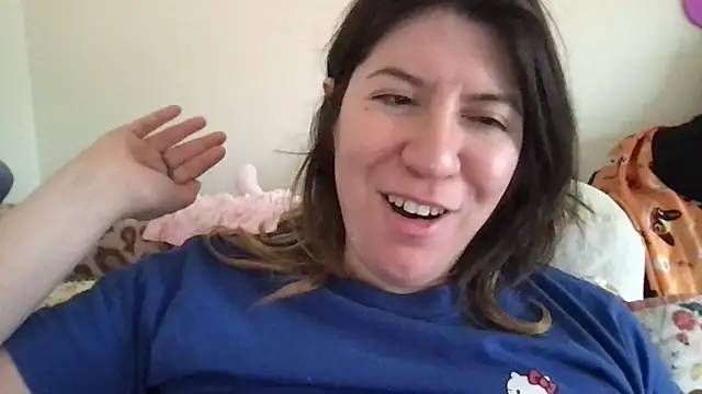 Snapshot of HYPHYtype chatting on October 15, 2025, 7:47 pm HYPHYtype online show from October 15, 2025, 7:47 pm