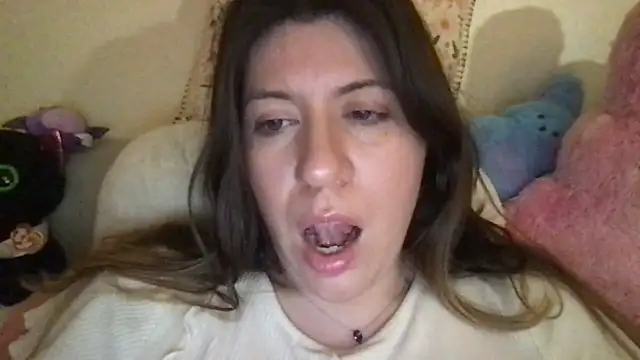 Snapshot of HYPHYtype chatting on October 24, 2025, 3:47 am HYPHYtype online show from October 24, 2025, 3:47 am