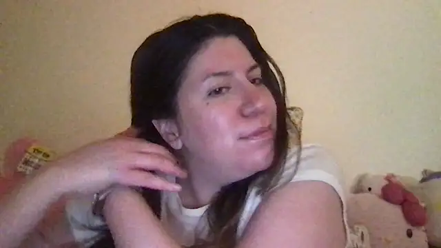 Snapshot of HYPHYtype chatting on November 15, 2025, 7:05 am HYPHYtype online show from November 15, 2025, 7:05 am