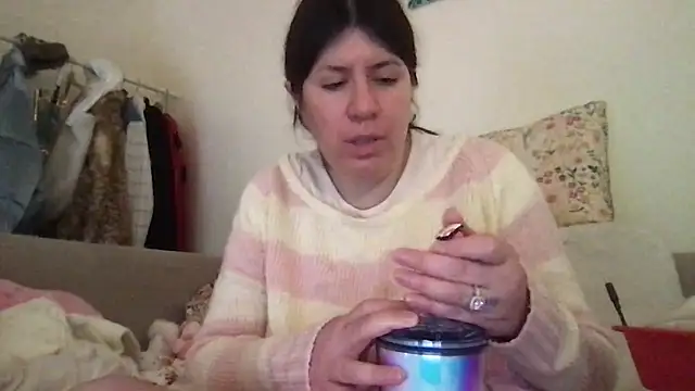 Snapshot of HYPHYtype chatting on November 17, 2025, 9:31 pm HYPHYtype online show from November 17, 2025, 9:31 pm