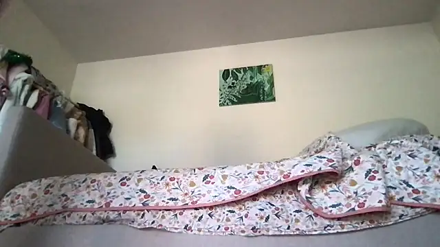 Snapshot of HYPHYtype chatting on November 30, 2025, 10:03 pm HYPHYtype online show from November 30, 2025, 10:03 pm