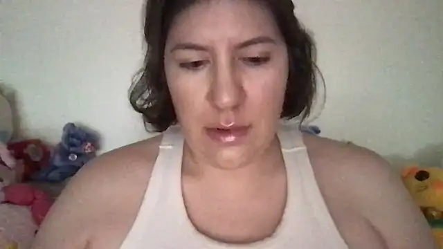 Snapshot of HYPHYtype chatting on March 1, 2026, 9:17 pm HYPHYtype online show from March 1, 2026, 9:17 pm