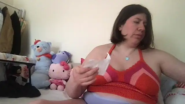 Snapshot of HYPHYtype chatting on May 28, 2026, 9:45 pm HYPHYtype online show from May 28, 2026, 9:45 pm
