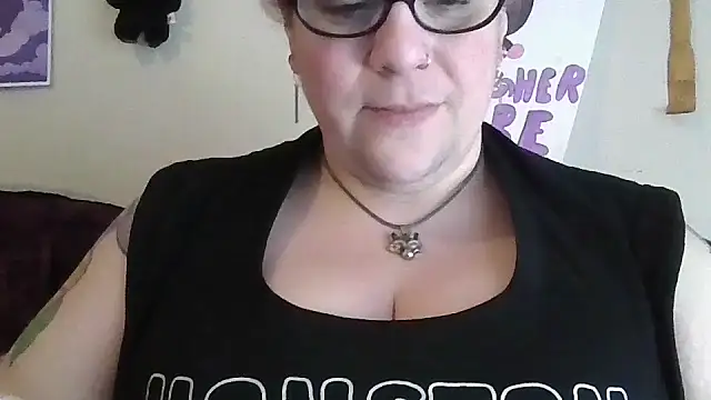 GothyBaby online show from April 26, 2026, 7:22 pm