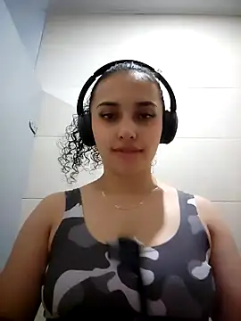 Lucy Marin online show from December 3, 2024, 11:13 pm