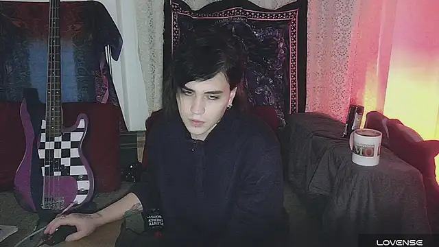 sademobeer online show from December 5, 2025, 1:42 pm