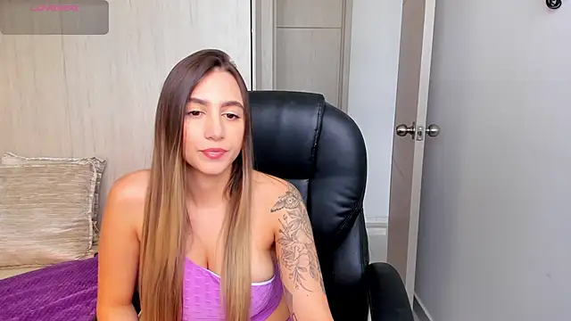 StacyConner online show from November 20, 2025, 7:13 pm