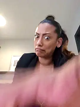 Nikkierosee online show from March 17, 2025, 7:15 pm