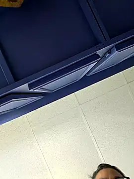 Nikkierosee online show from October 9, 2025, 3:43 pm