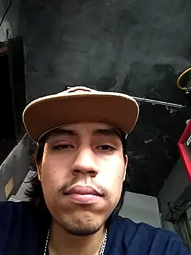 AlexAlejandro13 online show from September 8, 2025, 11:26 pm