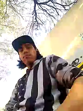 AlexAlejandro13 online show from November 17, 2025, 9:42 pm