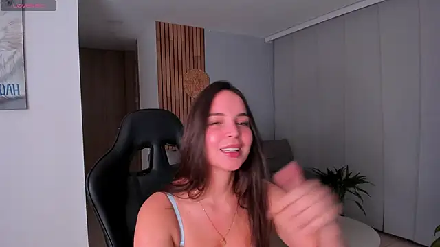 AnnieHallX online show from April 28, 2026, 12:53 am