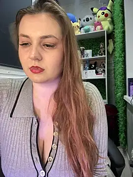 CandyShoopp online show from December 5, 2024, 8:44 pm