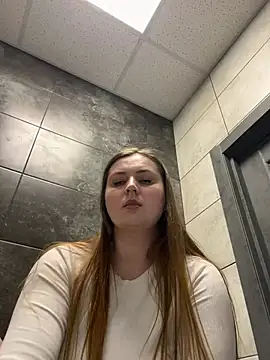 CandyShoopp online show from March 15, 2025, 4:43 pm