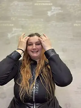 CandyShoopp online show from April 21, 2026, 6:34 pm