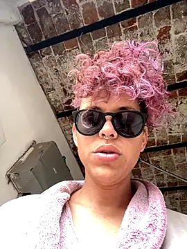 Alicbranca online show from September 21, 2025, 7:37 pm