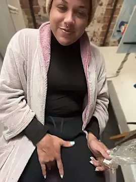 Snapshot of Alicbranca chatting on July 24, 2026, 12:58 pm Alicbranca online show from July 24, 2026, 12:58 pm