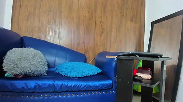 Mature Skinny online show from March 14, 2025, 1:02 pm