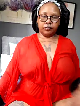 PearlSexxy69 online show from March 7, 2025, 12:45 pm