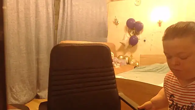 Janiffer MiMi online show from January 1, 2025, 8:47 pm