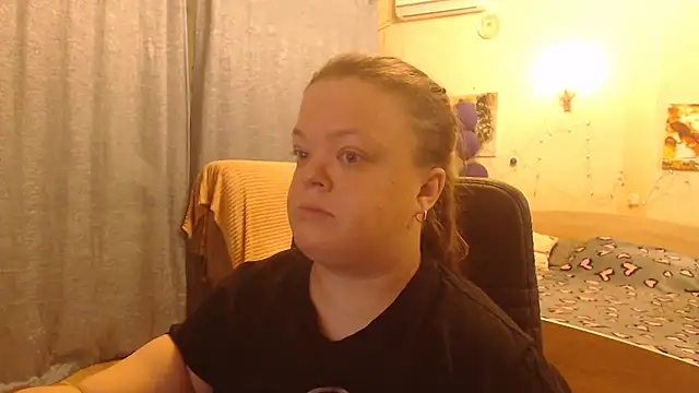 Janiffer MiMi online show from January 11, 2025, 7:05 pm