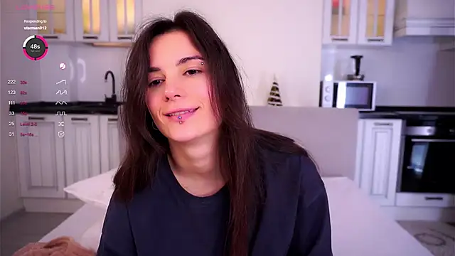 Holla Molly online show from February 18, 2025, 9:10 am