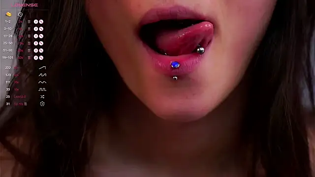 Holla Molly online show from March 1, 2025, 12:12 pm