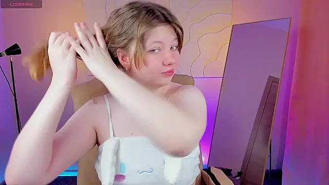 Vivian cutie online show from February 8, 2025, 10:29 am