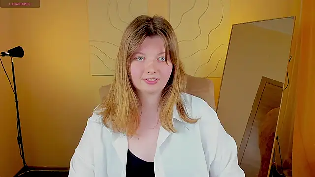 Vivian cutie online show from March 13, 2025, 3:28 pm