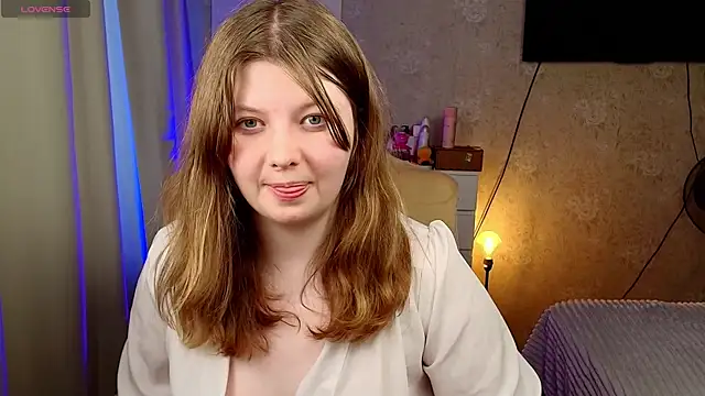 Vivian cutie online show from April 3, 2026, 3:32 pm