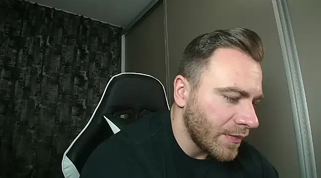 Thori92 online show from February 4, 2025, 6:06 pm