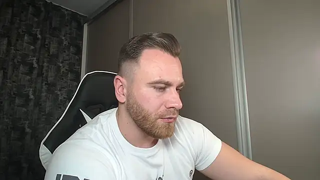 Thori92 online show from February 25, 2025, 7:36 pm